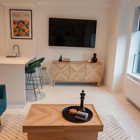 Luxury Apartment: City Centre, Stylish, Modern Честер Экстерьер фото