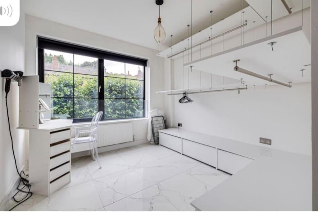 Luxury Apartment: City Centre, Stylish, Modern Честер Экстерьер фото